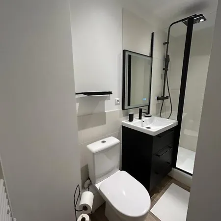 Cozy Close To The Sea *