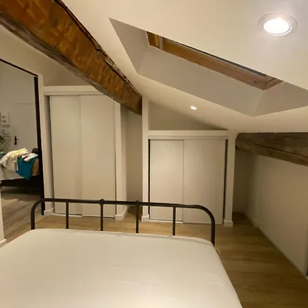 Cozy Close To The Sea * טולון