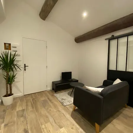 Cozy Close To The Sea דירה טולון